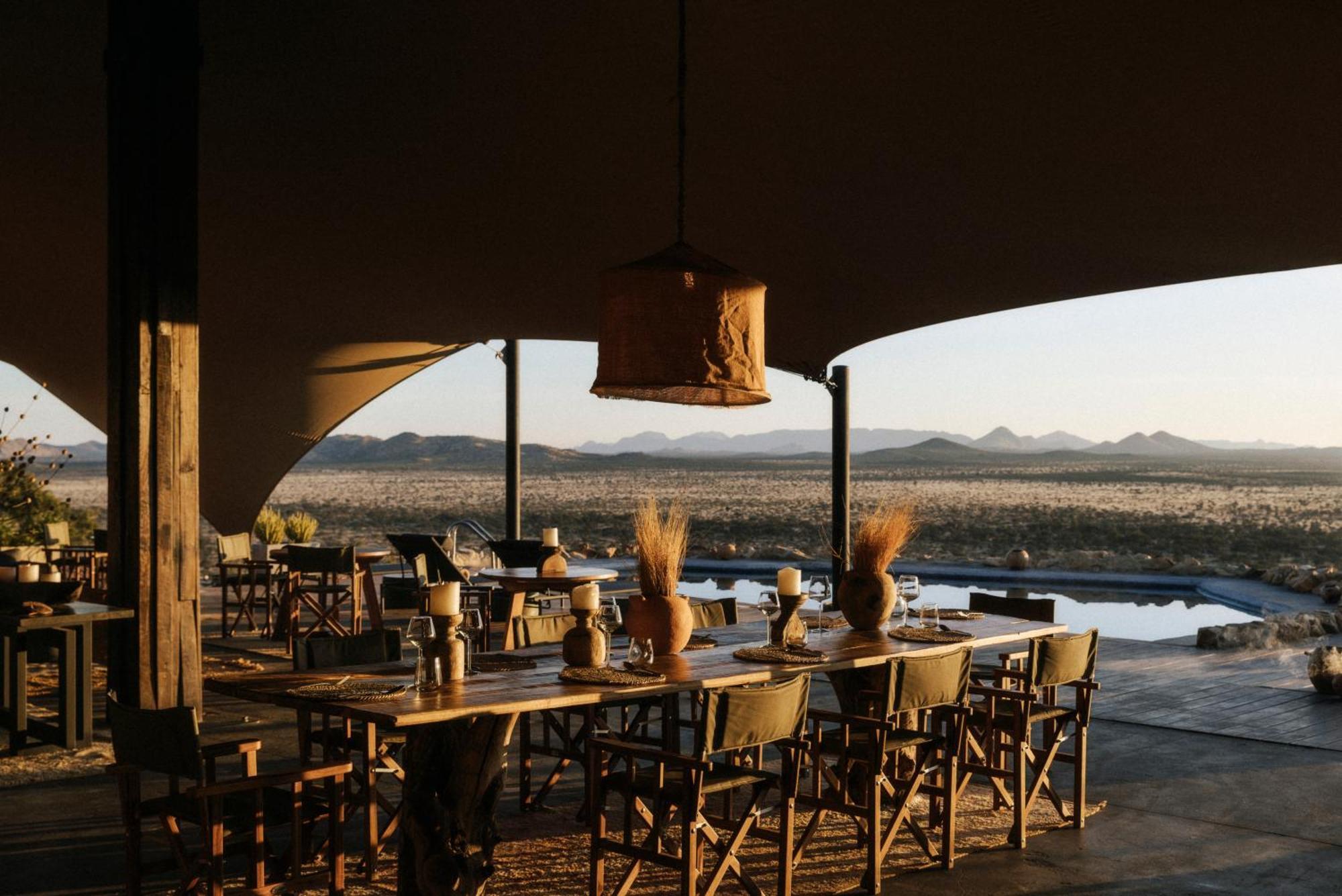 ホテル Our Habitas Namibia ウィントフーク エクステリア 写真