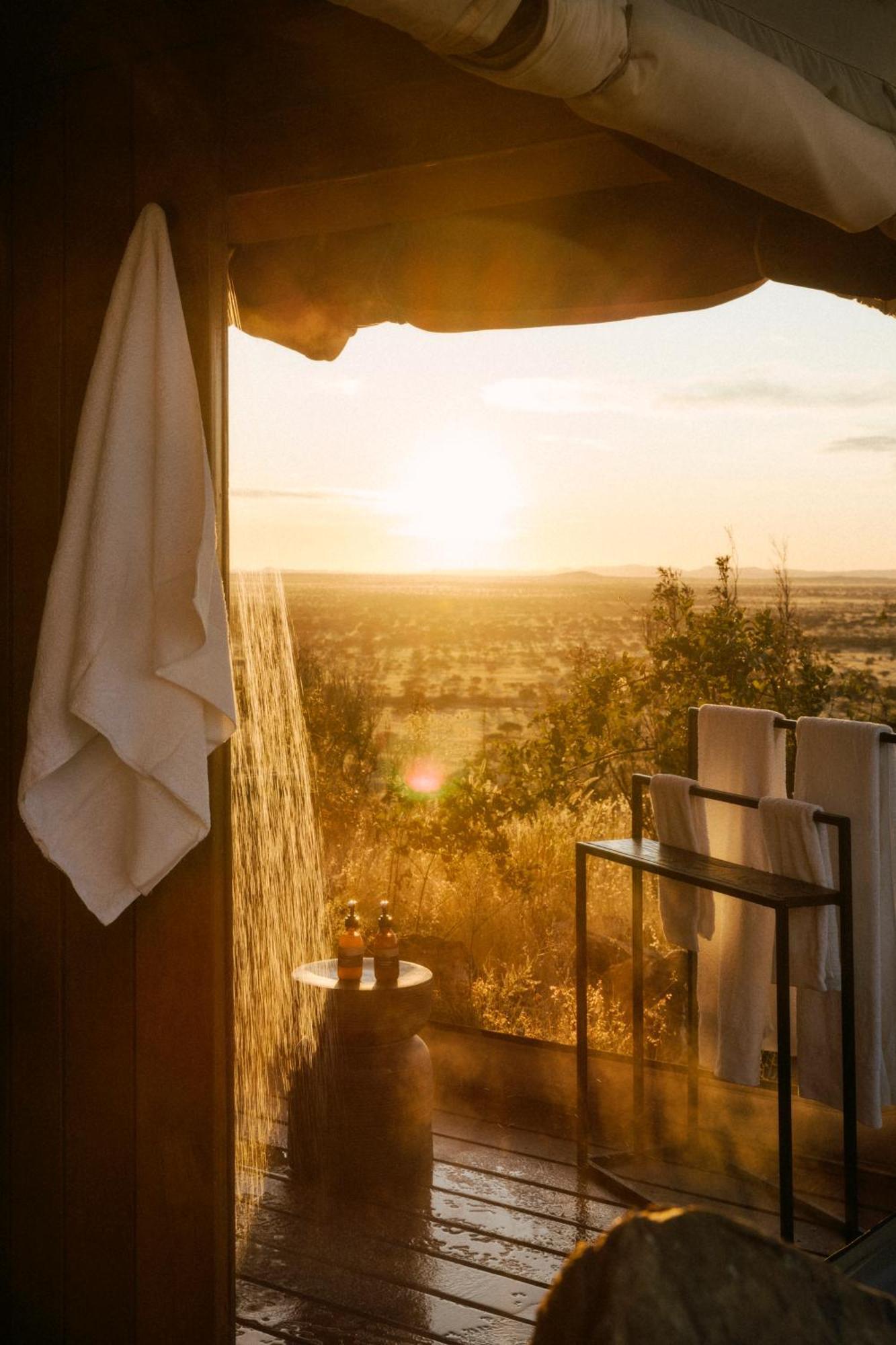 ホテル Our Habitas Namibia ウィントフーク エクステリア 写真